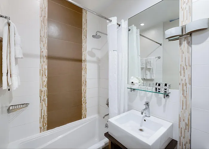 Aura Hotel Brooklyn