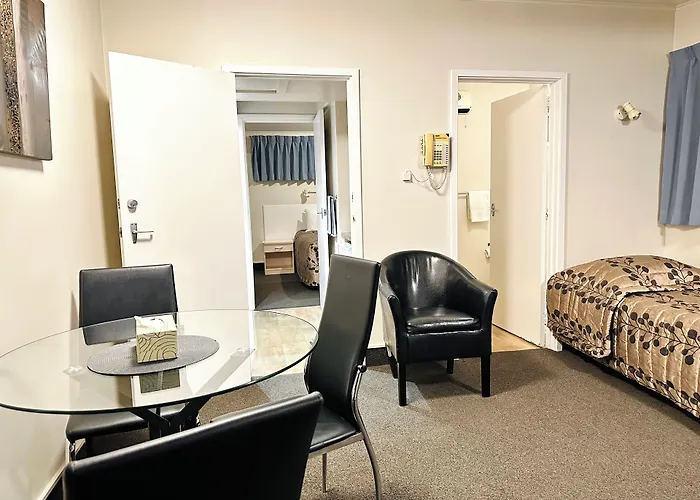 Ashleigh Court - Hagley Park