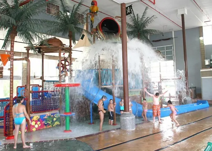 Crown Choice Inn & Suites Lakeview And Waterpark