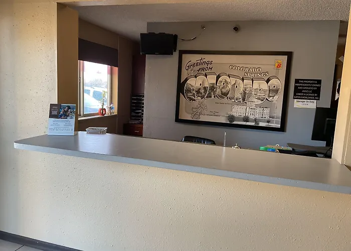 Super 8 By Wyndham Colorado Springs Airport