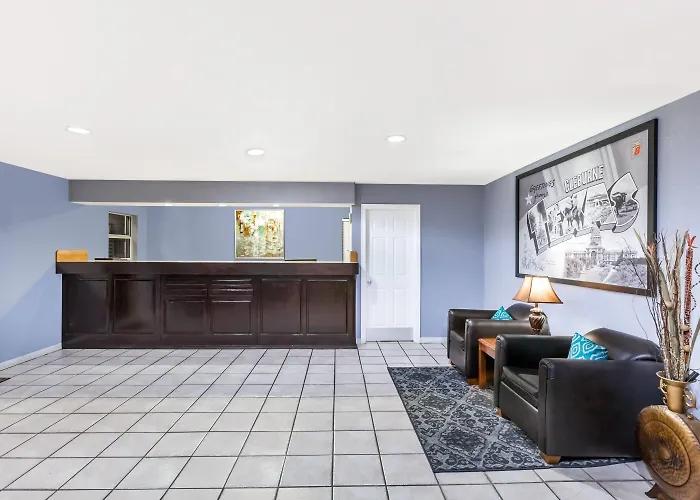 Super 8 By Wyndham Cleburne
