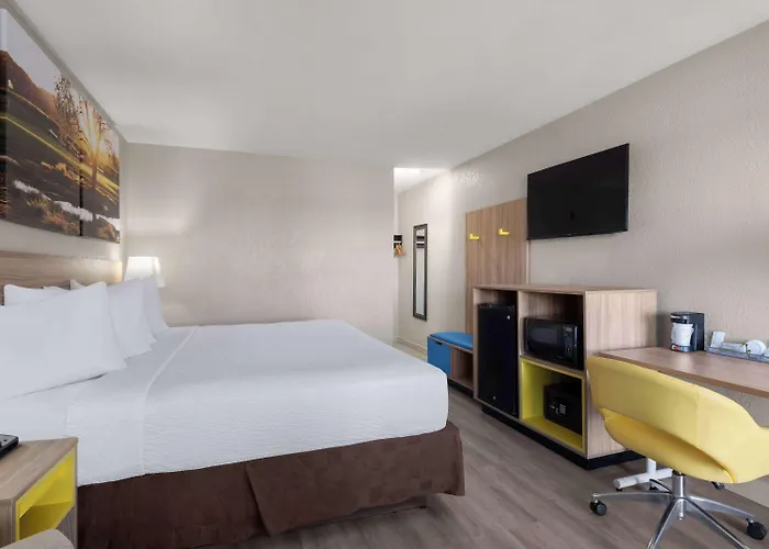  Days Inn By Wyndham Las Vegas Airport Near The Strip