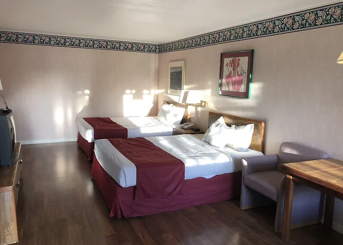 Travelodge By Wyndham Mackinaw City