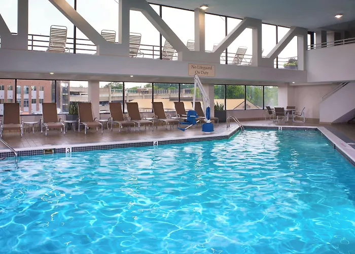 Marriott East At University Place