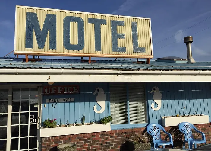 Chris By The Sea Motel
