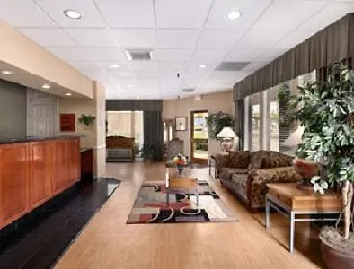 Baymont By Wyndham Paris
