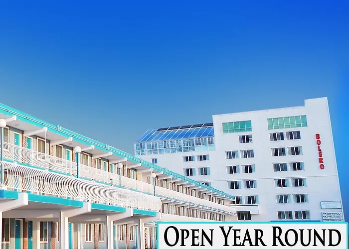 Hotel with pool: Bolero Resort