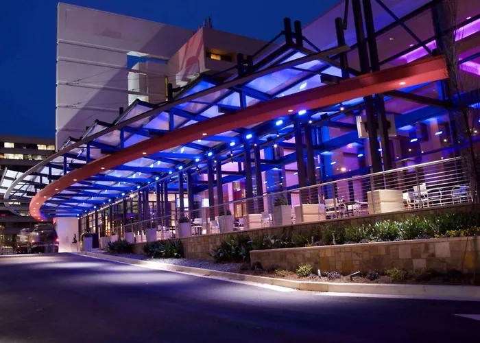 Dog friendly hotels Wyndham Atlanta Buckhead & Conference Center