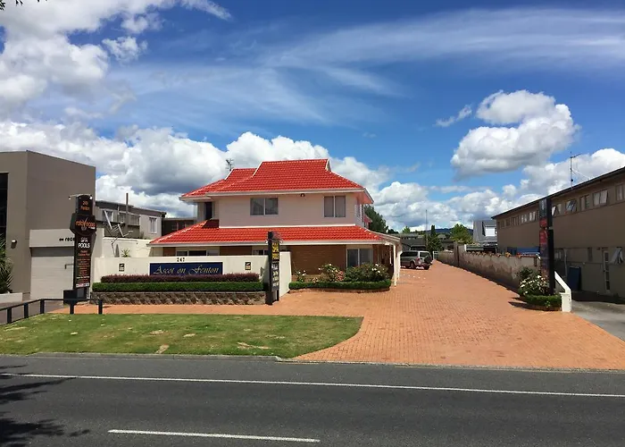 Ascot On Fenton
