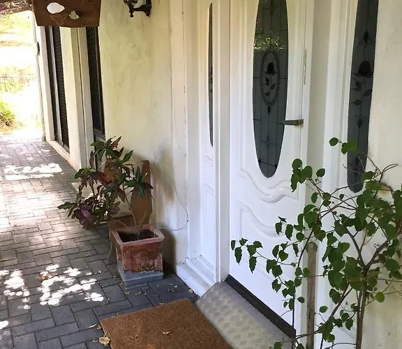 B&B: Aarn House B&B Airport Accommodation