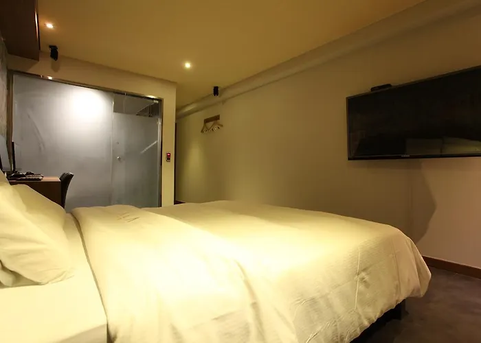 Viv Classic Tourist Hotel