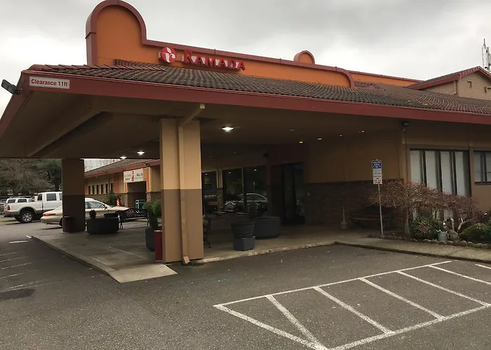 Pet Friendly hotel: Ramada By Wyndham Portland Airport