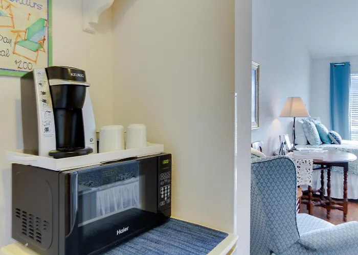 Beach hotel: Ocean Cove Inn