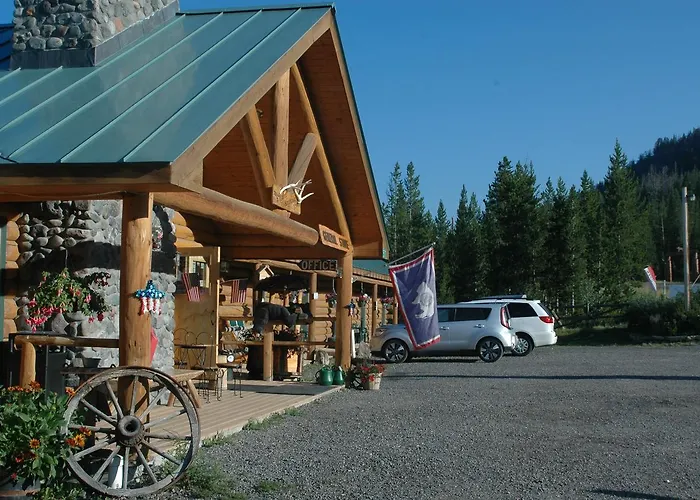 Dog friendly hotels Lava Mountain Lodge