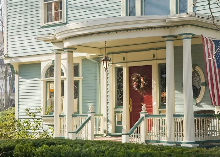 Romantic hotel: A B&B At The Edward Harris House Inn