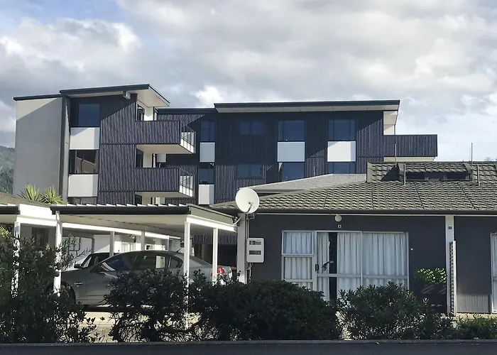 Apartment: Riverwalk Apartments - 3 Bedrooms