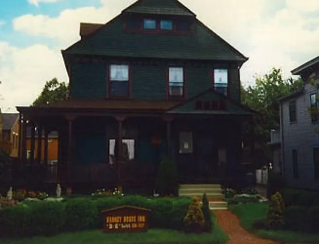 B&B only: The Harney House Inn