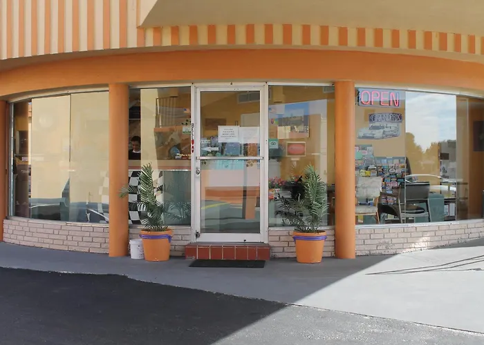 Grand Prix Motel Beach Front