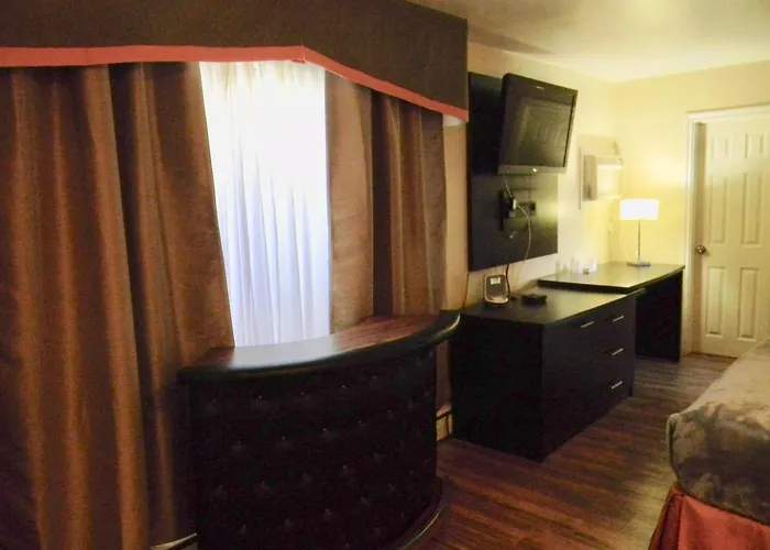 American Plaza Motel