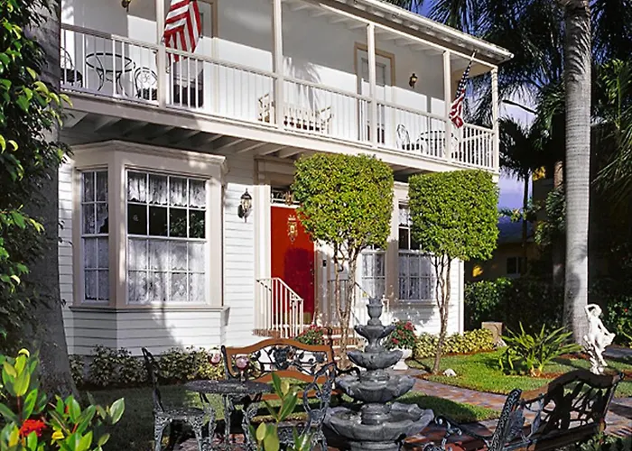 Pet Friendly hotel: Sabal Palm House Bed And Breakfast