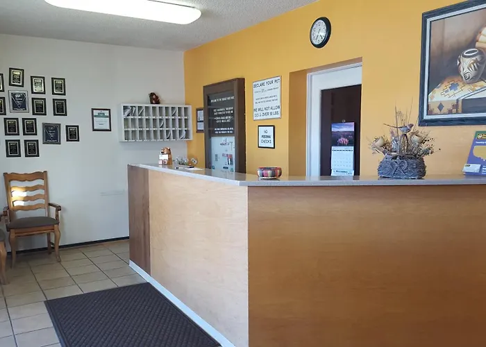 Budget Host Melody Lane