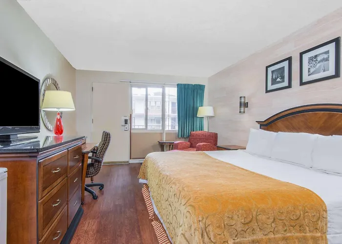 Days Inn University