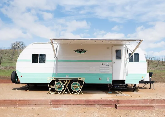 Hotel with view: Reves De Moutons