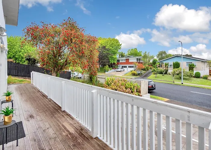 Ferienhaus: Sunny Side Getaway With Parking And Aircon