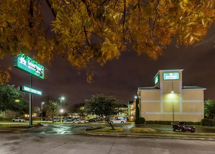 Hometowne Studios Dallas -