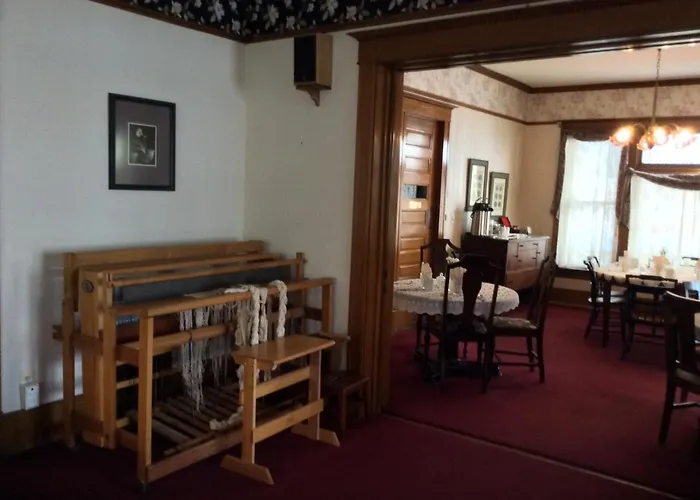Crescent Lily Inn