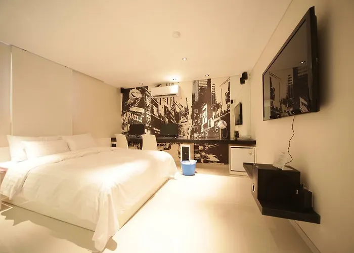 Hotel Pop Jongno