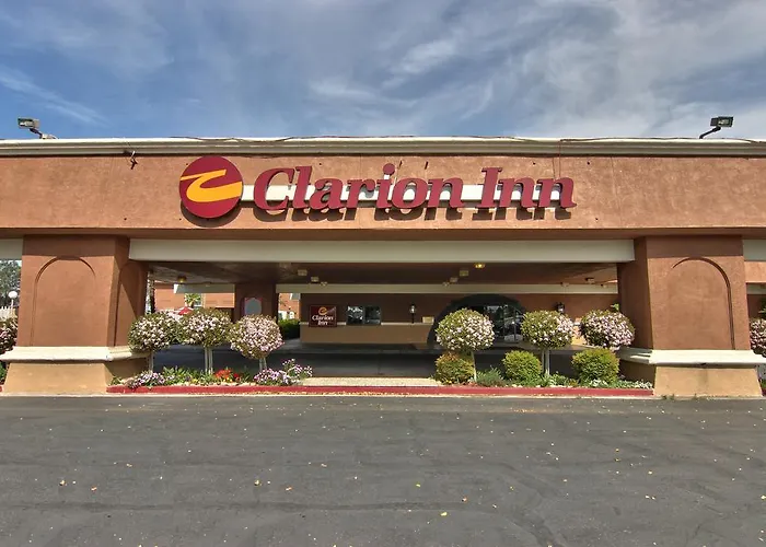 Cheap hotel: Clarion Inn Conference Center