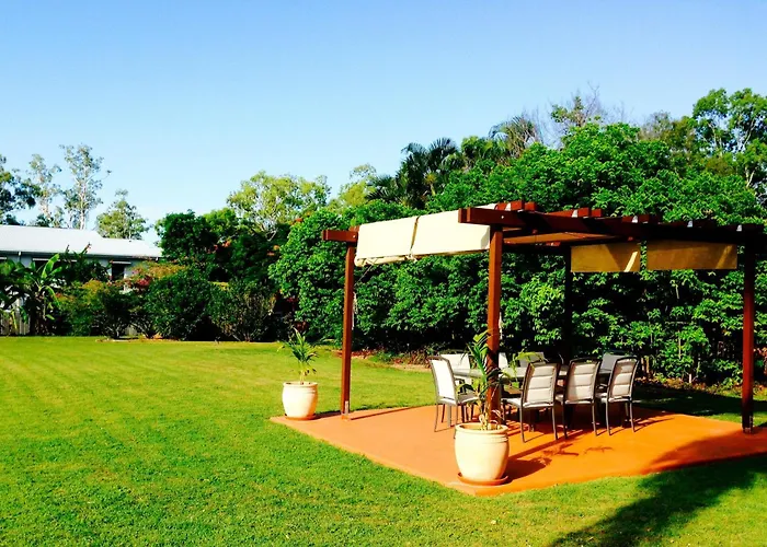 Paradise Court Holiday Units