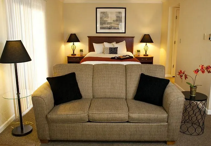 Chase Suite Hotel Kansas City Airport