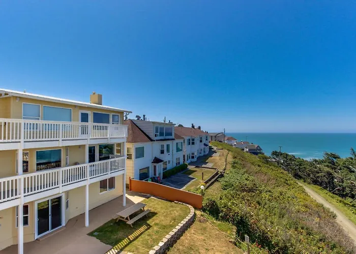 Apartment: Sandstone Point Hotel
