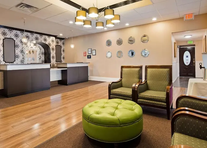 Best Western Plus San Pedro & Suites