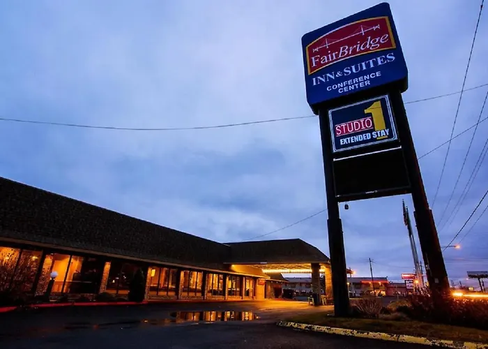 3 star hotel: Fairbridge Hotel & Conference Center Yakima
