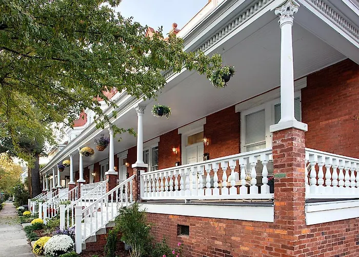2 Bedroom Newly Renovated Townhome In Historic