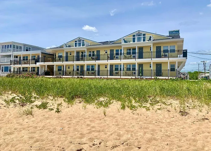 Pet Friendly hotel: Abellona Inn & Suites